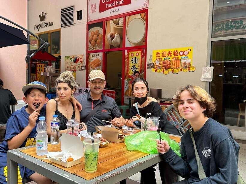 ⭐ Manila Street Food Tour in the Downtown, Eat and Drink⭐ - Guide style: Floyd and V’s hospitality and street navigation