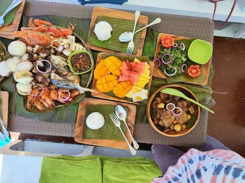 Bohol Balicasag Is Private Tour and Dolphin Watching - Paddle Boat Time and Cooling Off Between Swim Moments