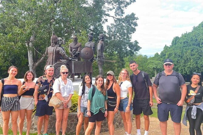 Bohol: Chocolate Hills, Tarsiers, & Loboc River Private Tour - Chocolate Hills With A UNESCO Global Geopark Angle
