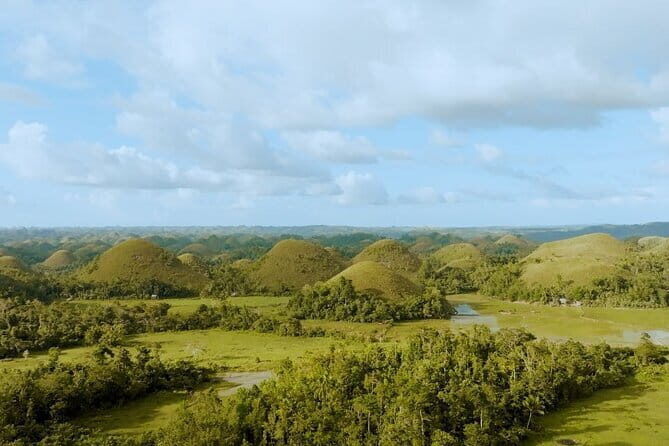 Bohol: Chocolate Hills, Tarsiers, & Loboc River Shared Tour - Blood Compact Monument and Baclayon Church: short stops with real atmosphere