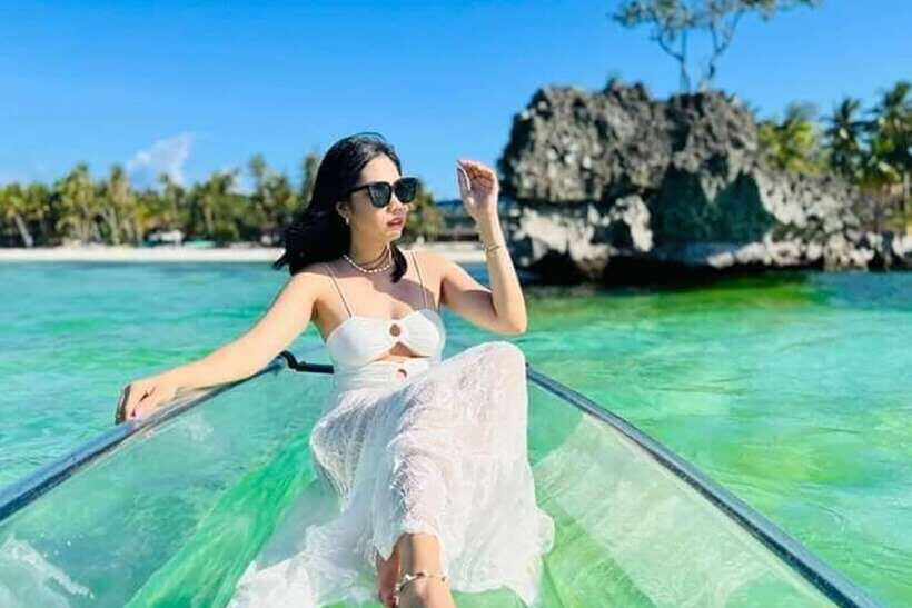 Boracay: Crystal Kayak Photo-op Experience - Price and value: is $6 worth it for a crystal kayak photo-op?