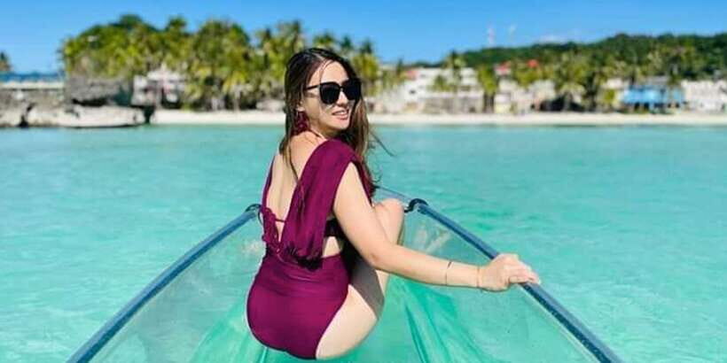 Boracay: Crystal Kayak Photo-op Experience - Punctuality and pace: what the past bookings suggest about your guide