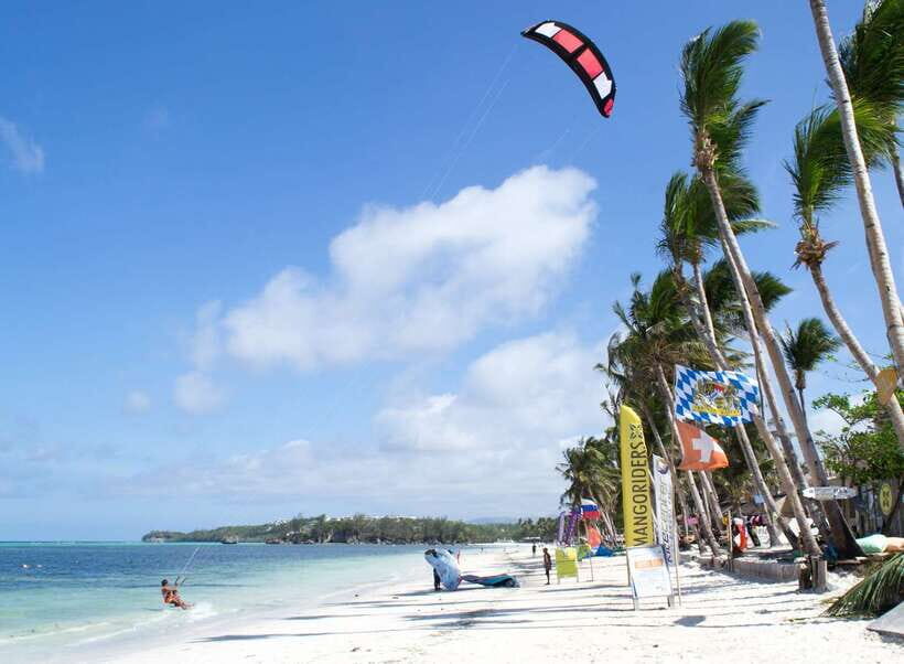Boracay: Flying Donut Water Tubing Experience - Getting to the Floating Station by Speedboat