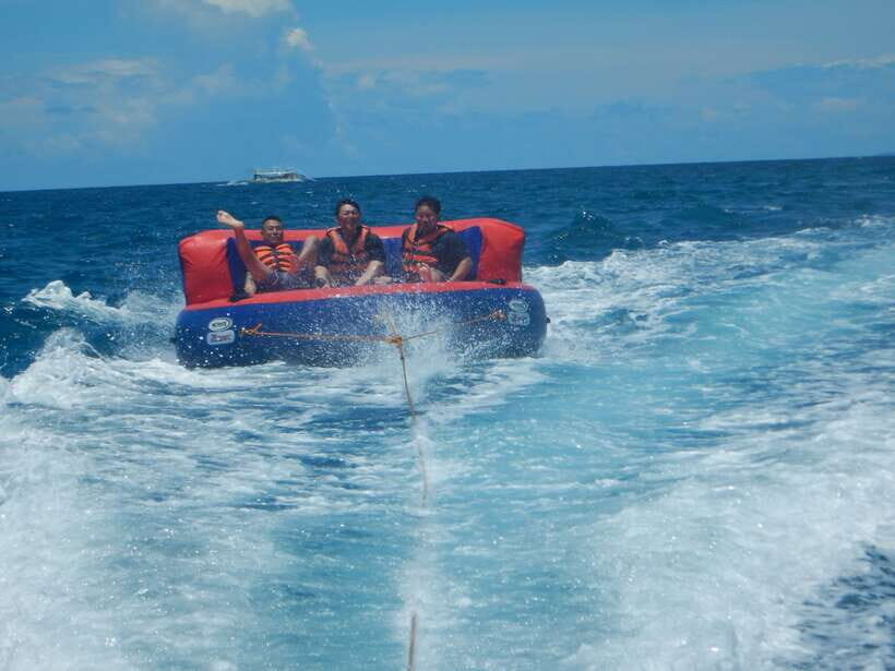 Boracay: Flying Donut Water Tubing Experience - The Doughnut Ride Itself: Holding On, Turns, and a Friendly Competition