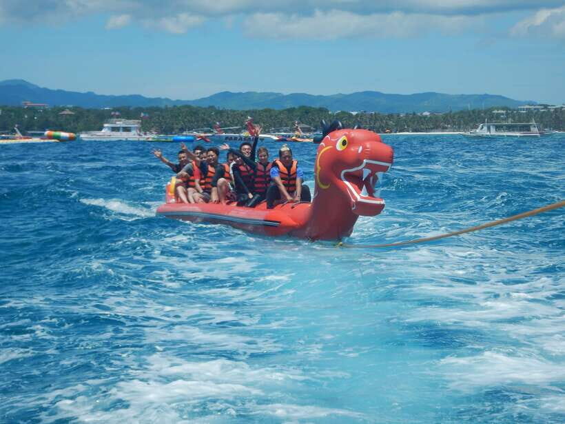 Boracay: Inflatable Banana or Dragon Boat Ride - Choosing Banana vs Dragon Boat: What’s Different About Each Vibe