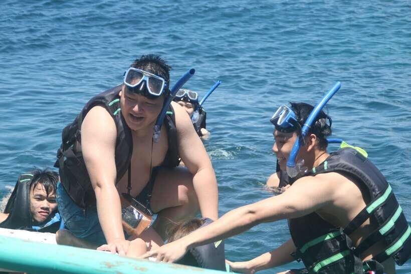 Boracay: Island and Beach-Hopping Boat Tour with Snorkeling - Price and Value: $20 Can Be Great, But Carry Extra Cash