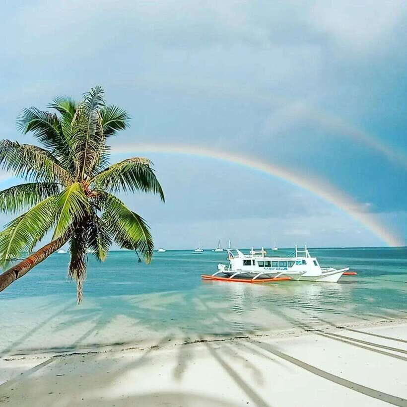 Boracay: Island Hopping | Pick-up at the Hotel - Price and logistics: does this island hopping feel like value?