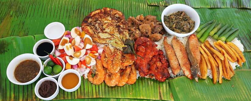 Boracay: Island Hopping Tour with Boodle Fight Lunch - Snorkeling at Ilig-iligan Beach and Coral Garden Island