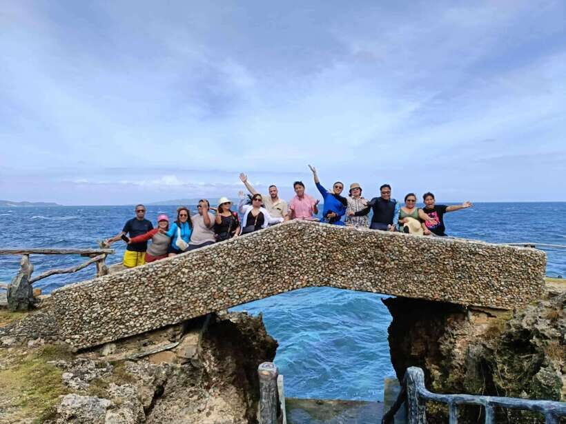 Boracay: Island Hopping with Snorkeling and Crystal Cove - Lunch on board: what you get and how to time it