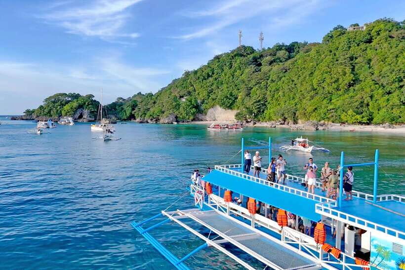 Boracay Island Rhythm Sunset Cruise - Starting at Astoria Boracay: how you actually get going