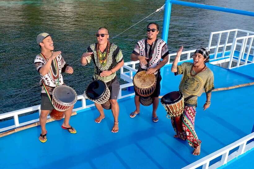 Boracay Island Rhythm Sunset Cruise - Food and cocktails: pica-pica that feels like more than snacks