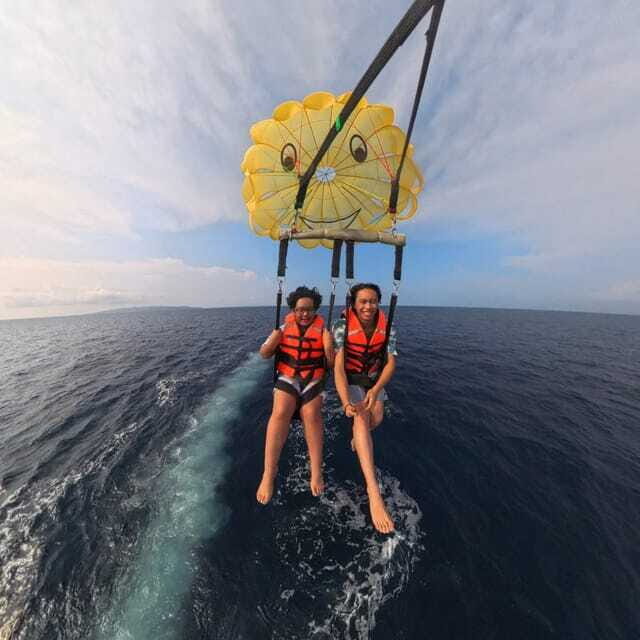 Boracay: Parasailing Adventure with Insta 360-Degree Camera - Parachute Smiley: Fun and Visual Energy at Altitude