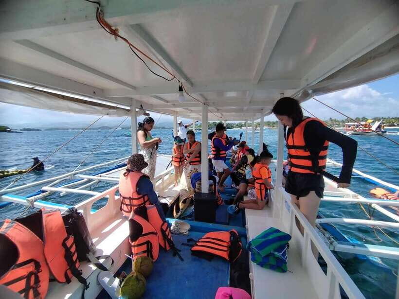Boracay: Private Island Boat Tour and Lunch with Seaview - Getting There: The Simple Meetup at Astoria Boracay