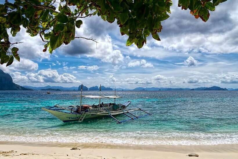 Boracay: Private Island Hopping & Snorkeling Tour - Private boat time in Boracay: what makes it feel different