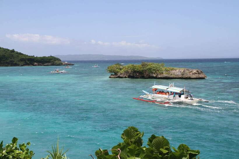 Boracay: Private Island Hopping & Snorkeling Tour - Puka Shell Beach and Balinghai: sand time with built-in photo moments