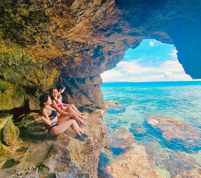 Boracay: Private Island Hopping & Snorkeling Tour - Coral Garden snorkeling: the short, serious fish time