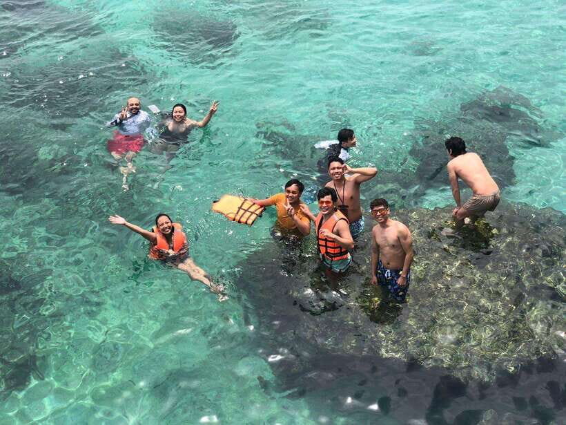 Boracay: Private Island Hopping & Snorkeling Tour - Getting to Astoria Boracay and boarding with the guide