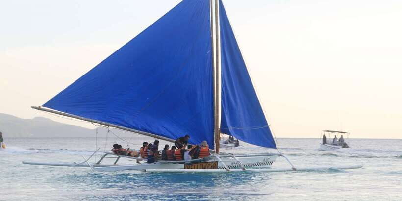 Boracay: Private Traditional Bamboo Boat Sailing Tour - Price and Value: What $72 Per Group Really Buys You