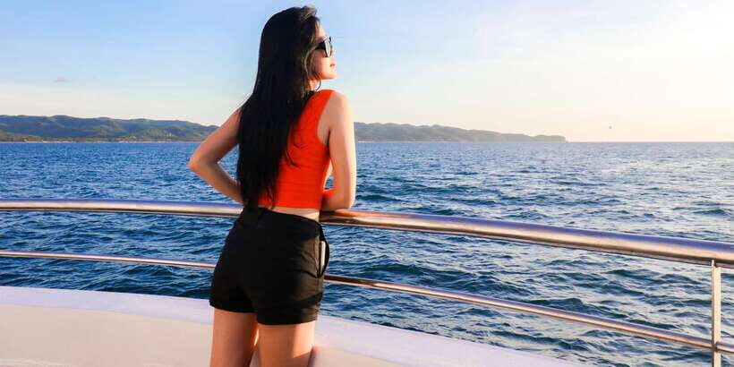 Boracay: Scenic Sunset Cruise with Live Music - Timing and what to do once you board