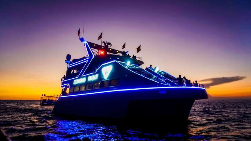 Boracay: Scenic Sunset Cruise with Live Music - Meeting at Astoria Boracay and getting to the yacht