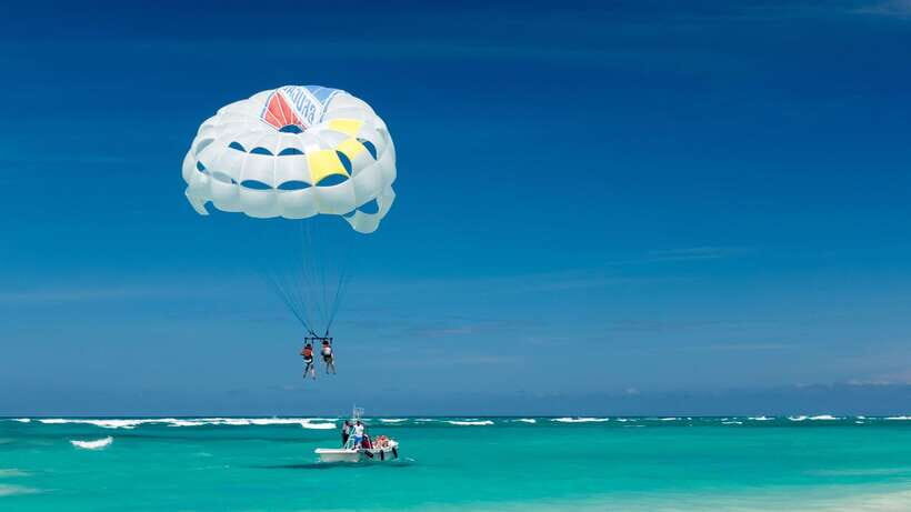 Boracay: Solo or Tandem Parasailing Experience - Crew Support, Safety Gear, and the Rules That Keep It Smooth