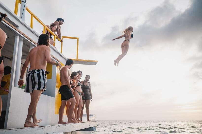 Boracay: Sunset Cruise Boat Party by Haqqy Life - Social hosting: games, icebreakers, and quick friendships