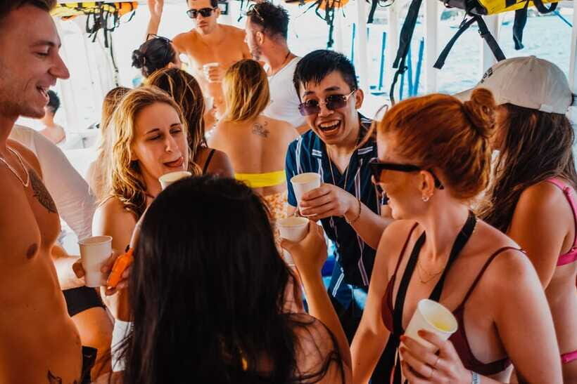Boracay: Sunset Cruise Boat Party by Haqqy Life - Money matters: is $18 actually good value?