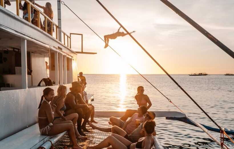 Boracay: Sunset Cruise Boat Party by Haqqy Life - Who this boat party suits best
