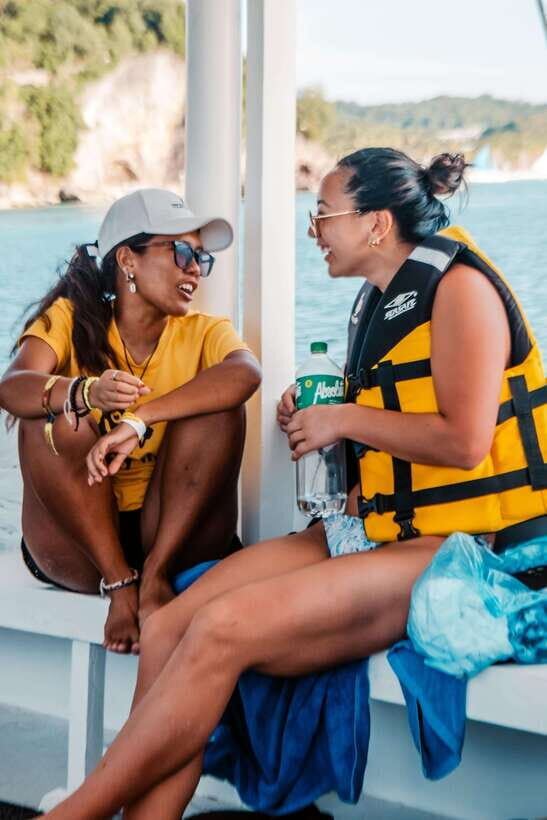 Boracay: Sunset Cruise Boat Party by Haqqy Life - Meeting at Frendz Resort & Hostel: quick start, no fuss