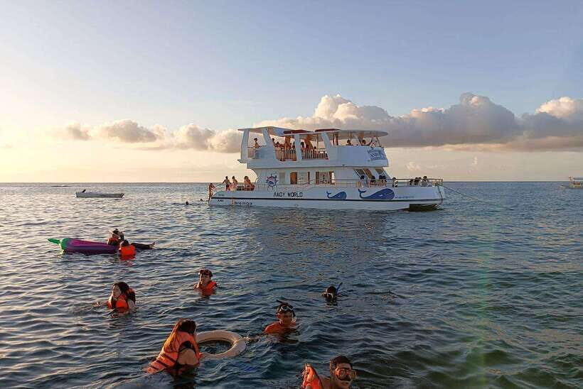 Boracay: Ultimate Party Cruise aboard the Andy World Yacht - Getting to White Beach: the smooth part and the one catch