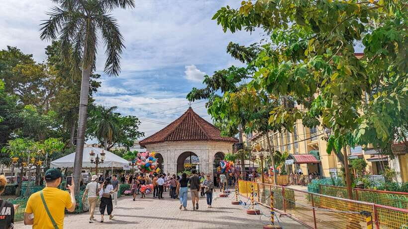 Cebu City with Sirao Garden Half Day Tour - From Magellan’s Cross to Santo Niño Basilica: Faith in the Middle of Town