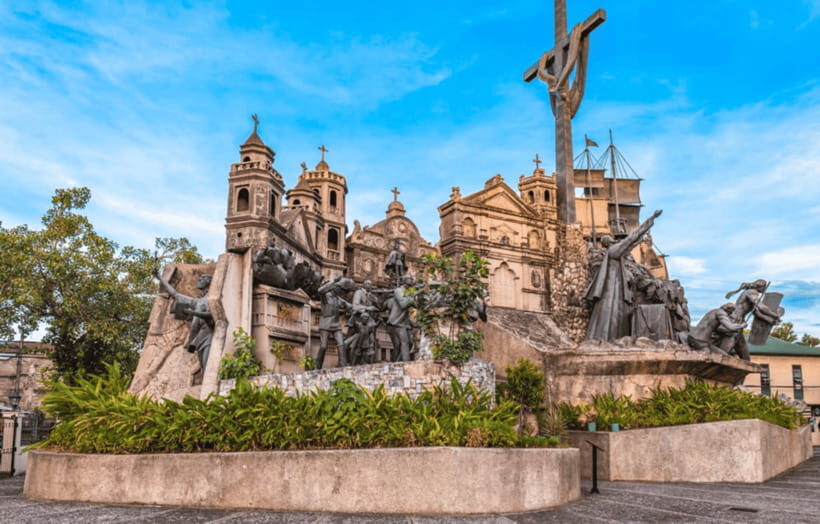 Cebu & Lapu-Lapu City Tour With Lunch at House of Lechon - Cebu City’s Big Symbols: Heritage Monument and the Yap-Sandiego House