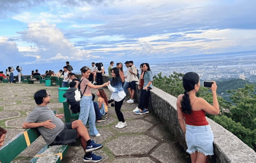 Cebu & Lapu-Lapu City Tour With Lunch at House of Lechon - Alegre Guitar Factory: Watch Craft, Then Decide If You Want to Buy