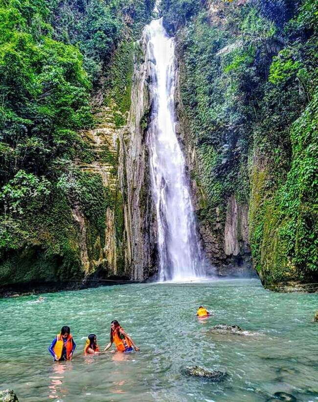 Cebu: Moalboal Island Hopping and Mantayupan Falls Day Trip - Private Pickup in Cebu: Comfort Starts Before the Boat