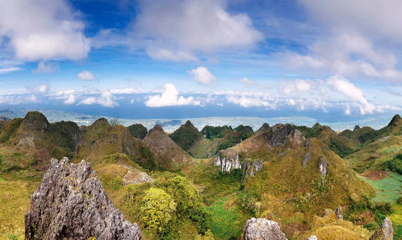 Cebu: Osmeña Peak and Kawasan Falls Canyoneering Day Trip - Osmeña Peak hiking: short, beginner-friendly, but don’t underestimate slippery ground
