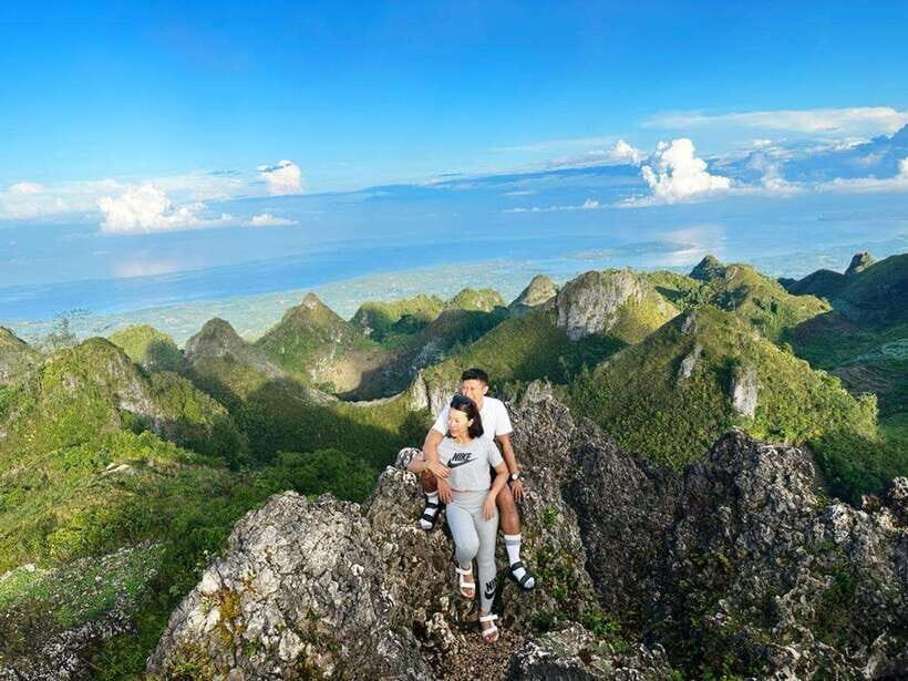 Cebu: Osmeña Peak hike and Sardines Run Snorkel adventure - On the road to Moalboal: why the transport setup matters