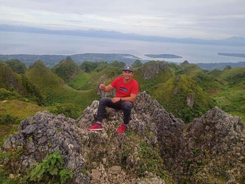 Cebu: Osmeña Peak hike and Sardines Run Snorkel adventure - Osmeña Peak: the 1,013-meter view-maker