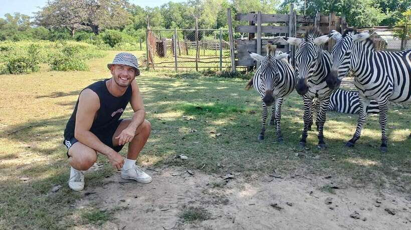 Coron: Calauit Safari Black Island Lunch & Transfer included - Feeding giraffes and zebra etiquette (this matters)