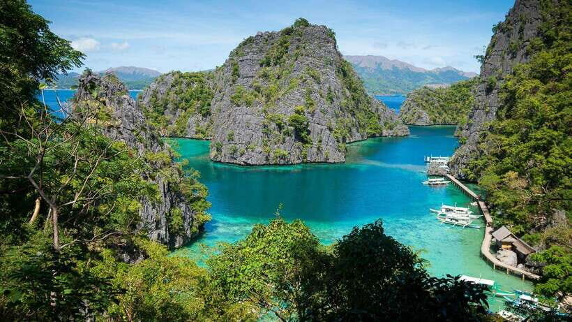 Coron: Complete Island Hopping Guided Tour with Lunch - Sunset Beach and lunch in a kubo: the day’s real break