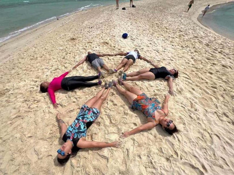 Coron Island Escapade Tour with Lunch - Buffet lunch on a beach day: when included food is actually valuable