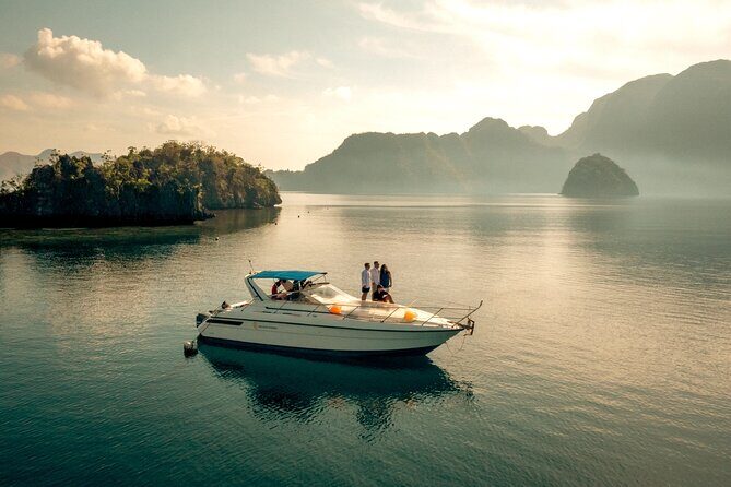Coron Island Hopping Tour: via Private Yacht - Private yacht in Coron: why the experience feels different