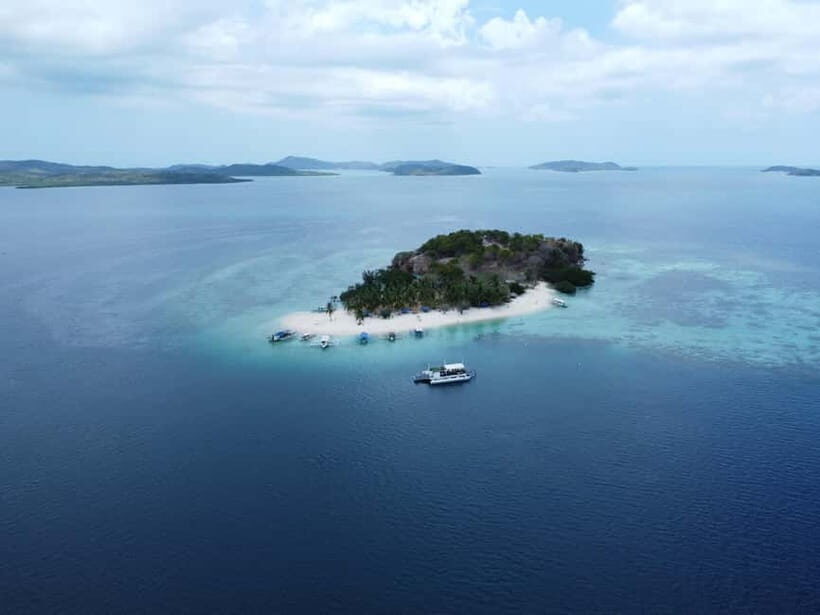 Coron Island: Premier Trimaran Tour - Who this premium Coron trimaran tour fits best
