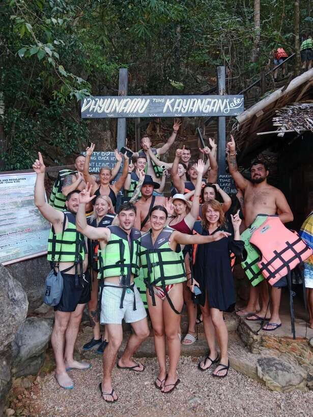 Coron Island Tour: 5 Top Attractions & Island Buffet Feast - Key attractions and how this tour really feels