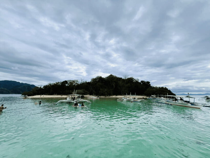 Coron: Private Boat Hire with Bespoke Guided Tour - Price and extra costs: what the $118 really means