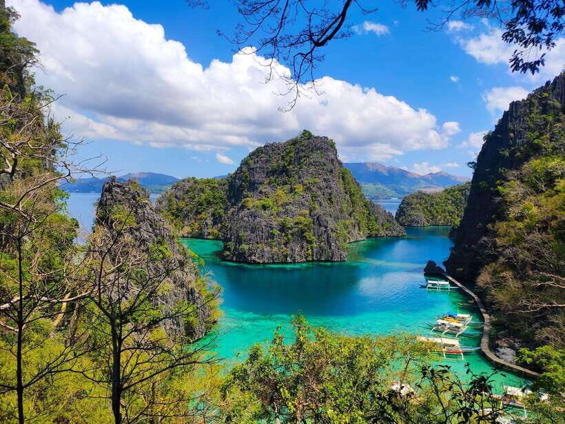 Coron: Super Ultimate Island-Hopping with Lunch & Transfers - Barracuda Lake’s thermocline: why this swim feels different
