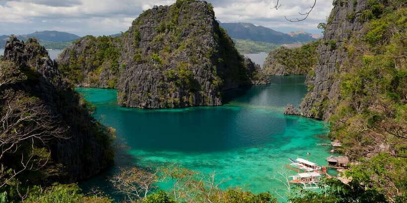 Coron Tour A: Kayangan Lake & Quin Reef Tour with Lunch - Water, swimming safety, and a real-world health caution