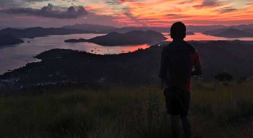 Coron: Town Tour with Maquinit Hot Spring - Coron’s town stops: parks, plaza energy, and St. Augustine Church