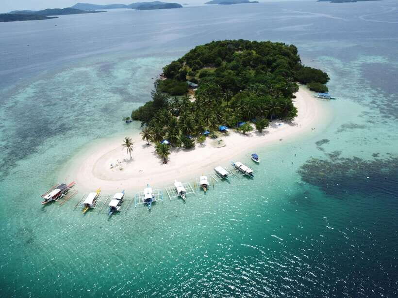 CORON:REEF AND WRECK - 2 JAPANESE WRECK AND PASS ISLAND TOUR - How the 8-hour day flows from Lualhati Park