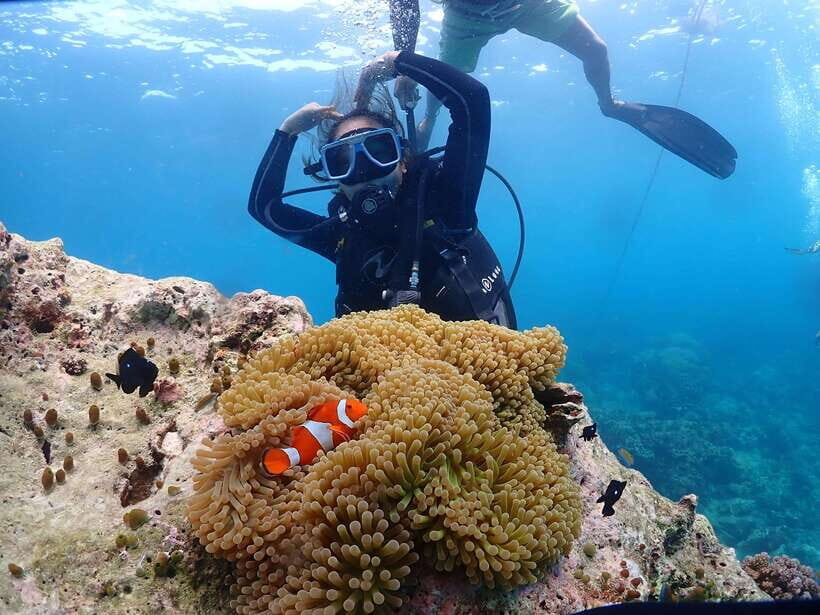 Discover Scuba Diving in Boracay - Getting there at White Beach: the simple meetup method