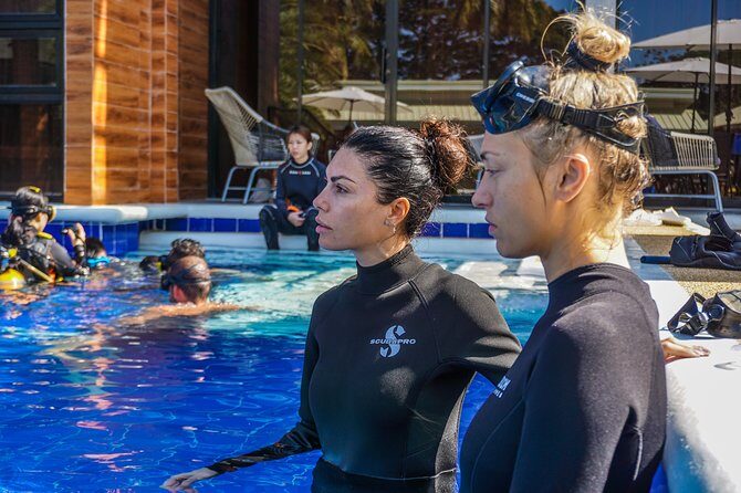 Discovery Freediving Program - Your schedule: yoga, theory, pool practice, and open-water session